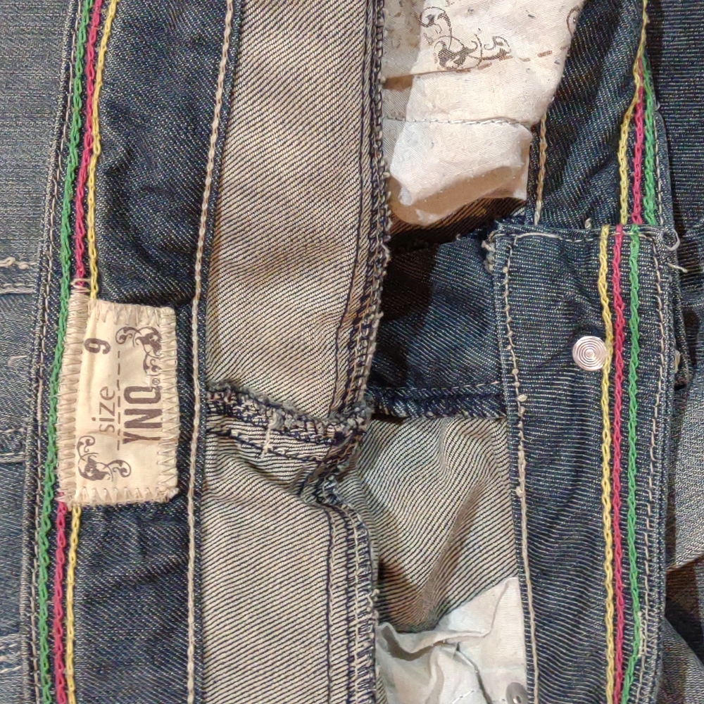 YNQ 9 Distressed Jeans - Picture 15 of 15